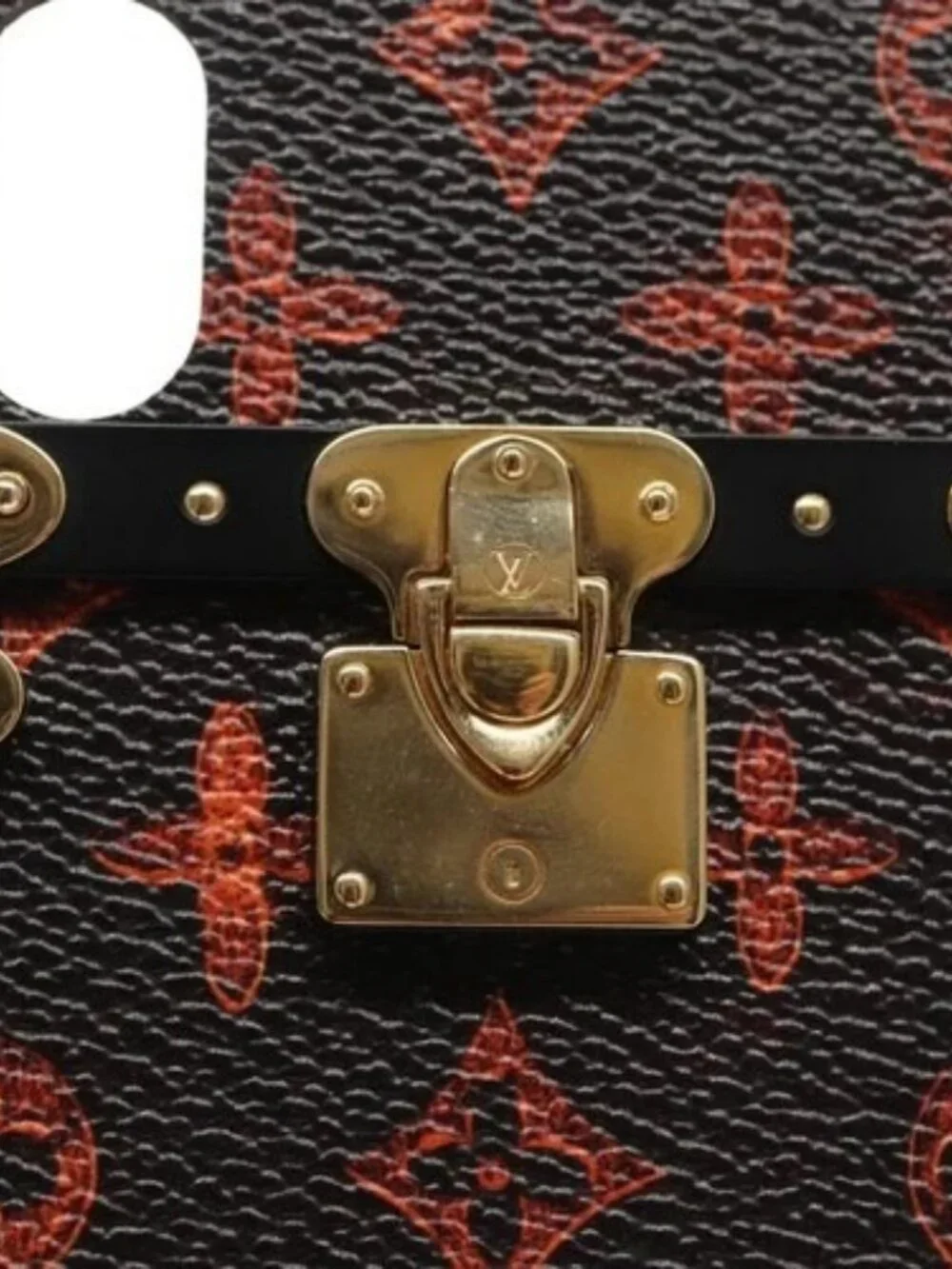 LOUIS VUITTON Transformed Monogram Cat iphone X Eye Trunk M63891 LV Auth 87378